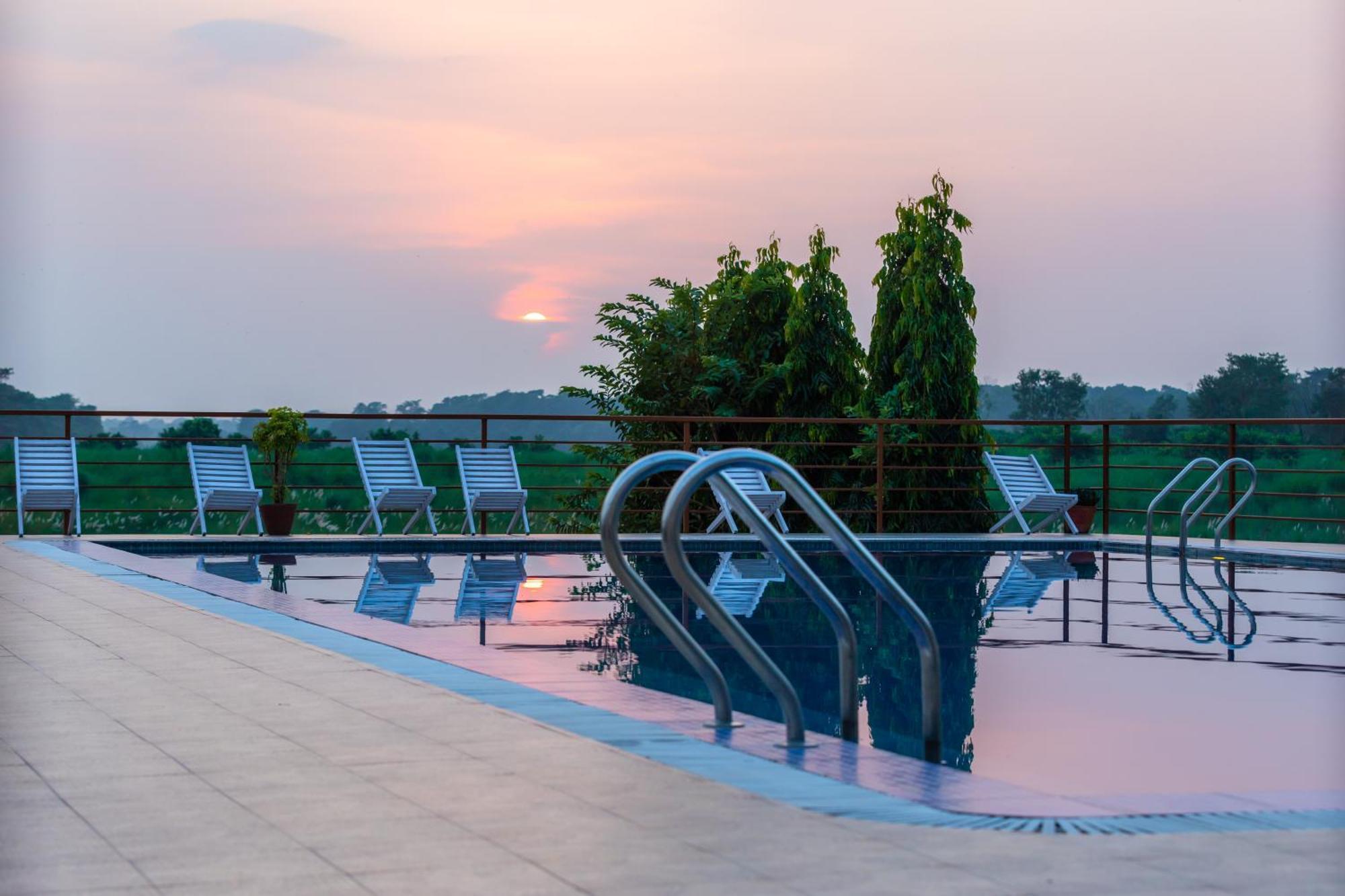 Park Safari Resort, Chitwan National Park Luaran gambar
