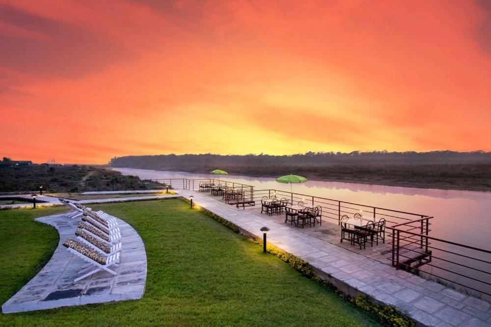 Park Safari Resort, Chitwan National Park Luaran gambar